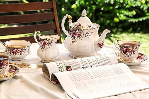 A whole set of European black tea teawares