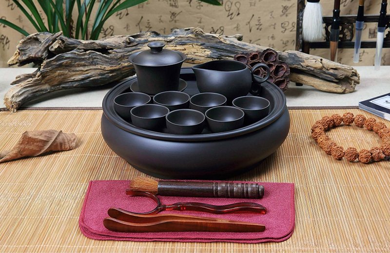 A whole set of purple clay teaware