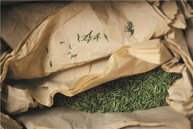 Sealing Yellow is a special processed way only in yellow tea processing
