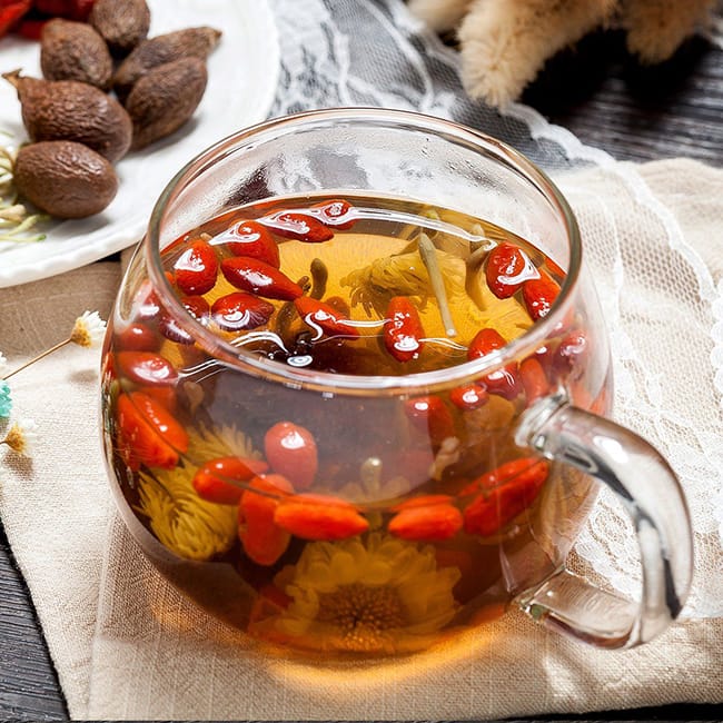 Making honeysuckle tea with other sweet herbs will taste much better